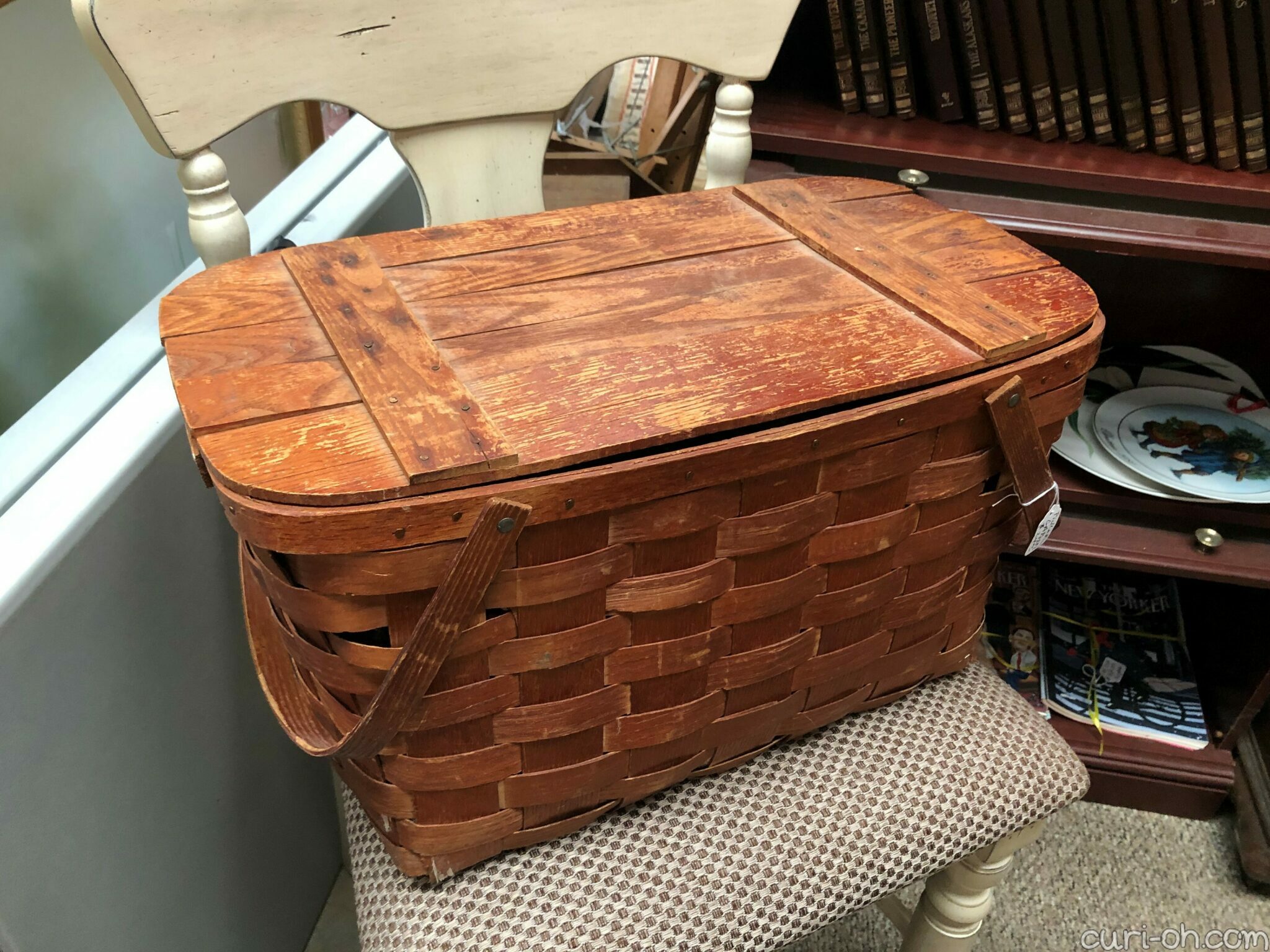 Vintage Picnic Basket CuriOh!